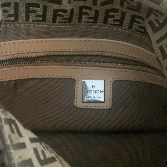 Fendi Zucca Shoulde bag/ Tan color - Picture 7 of 8